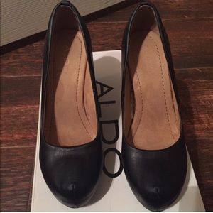 Aldo black wedges